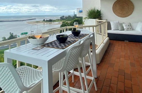Currumbin Apartment | Relaxing Coastal Retreat with Ocean Views