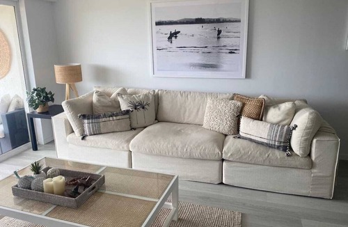 Currumbin Apartment | Relaxing Coastal Retreat with Ocean Views
