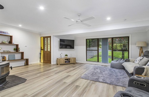 Telegraph Point House | Relaxing river escape at Rollands Plains