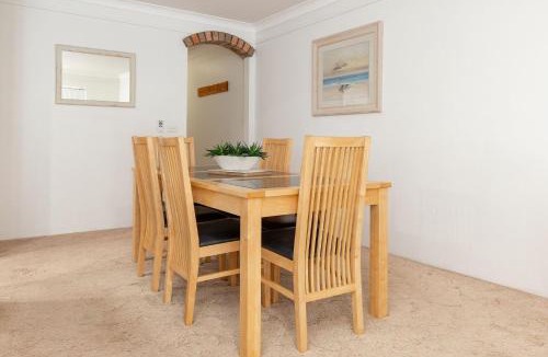 Forster Apartment | Renas Court 2