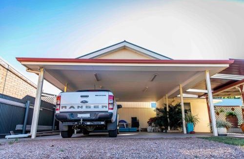 Broken Hill House | Resort on Morgan with Beautiful Private Pool, Pet Friendly
