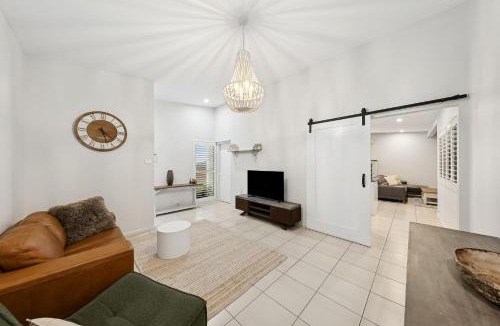 Cessnock House | Resort Style Home with Plunge Pool