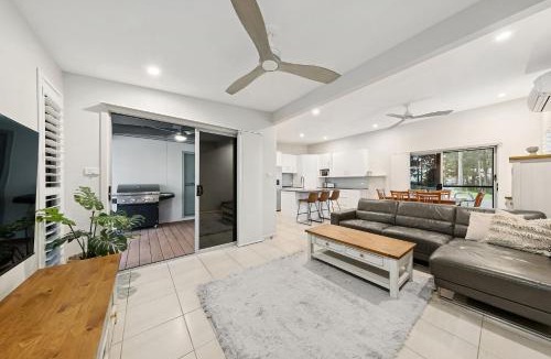 Cessnock House | Resort Style Home with Plunge Pool