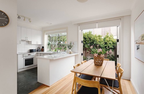 Aspendale House | Rest Ashored Direct Beach Access