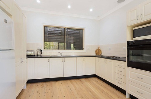 Pretty Beach Central Coast House | Ridge View Cottage - Pet Friendly