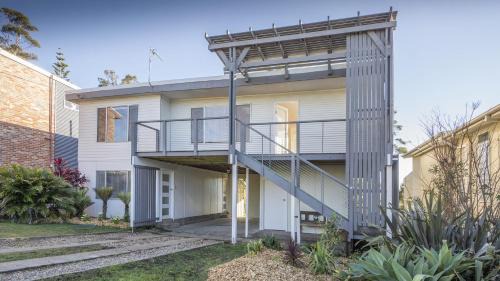 Mollymook House | Rileys Retreat - coastal home close to beach