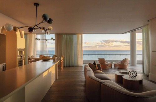 Coolangatta Apartment | RISE | Luxury Penthouse with Pool