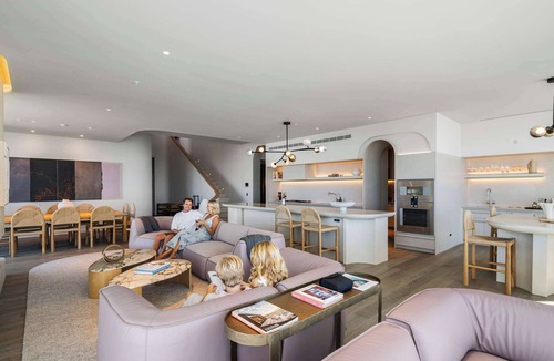 Coolangatta Apartment | RISE | Luxury Penthouse with Pool