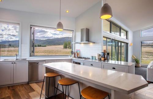 Moonbah House | River K Lodge - 4 Eagle View Road