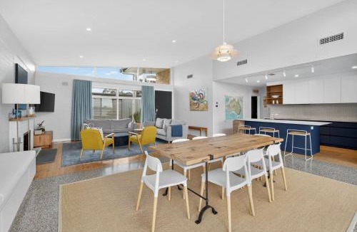 Nangkita House | Riverside Retreat - Waterfront - Hindmarsh Island - Linen Included