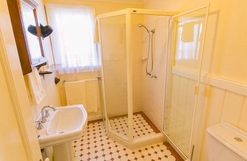 Ballina House | Riversleigh Guesthouse