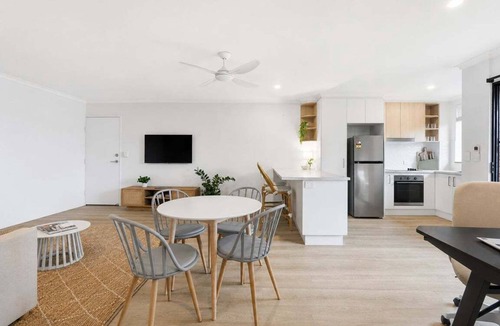 Coffs Harbour Resort | Riviera - Stylish Interiors, Sleeps 4, Walk to Beach