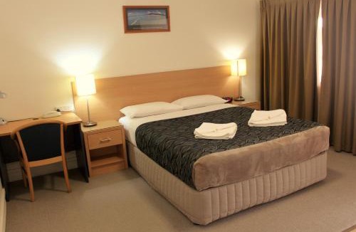 Rockhampton Hotel | Rockhampton Palms Motor Inn