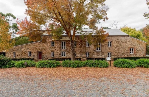 Talunga House | Romantic Loft Stays - Adelaide Hills - Randell's Mill - Tuscan Rustic