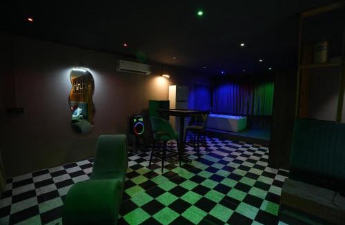 Kadadhe Hotel | Roots