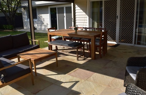Yarrawonga House | Rose on Thorn Perfect for Golfers and Families