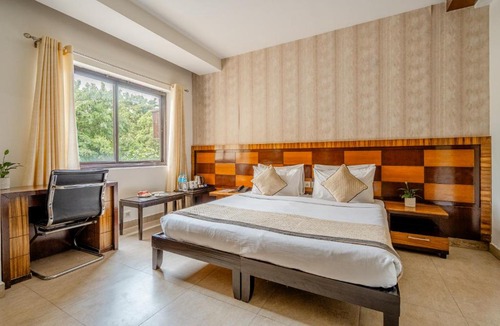 Gurugram Hotel | Royal Residence 90