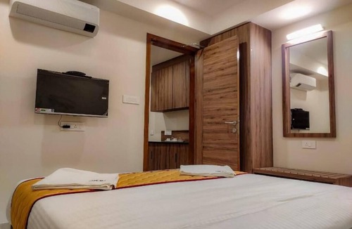 Central Chennai Hotel | RR Mount Elite Suites