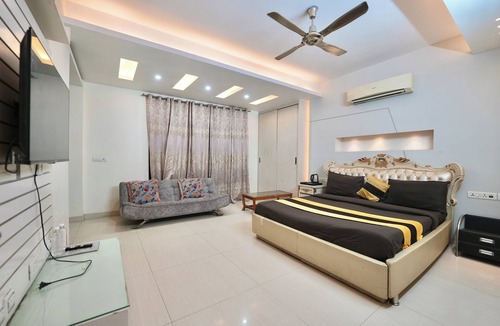 Sector 39 Hotel | Rustam Villa