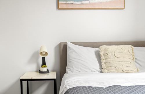 Kensington House | Rustic Double Room - Central Location in Kensington - Shared Bathroom