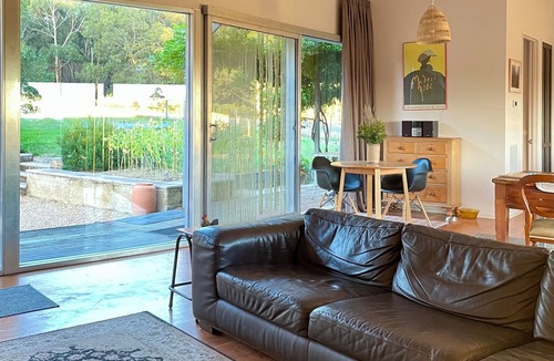 Lancefield House | Rustic Farmhouse & Serene Acreage — Off-Grid Pet Friendly Farmhouse Escape