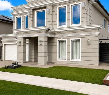 Lyndhurst Villa | Ryans Villa