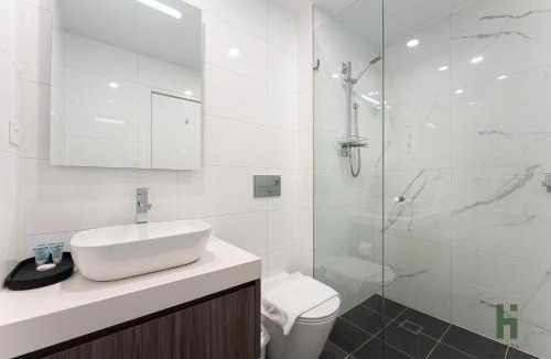 Ryde Apartment | Ryde Bright Cozy 2B2B Apartment