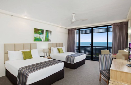 Cairns North Hotel | Rydges Esplanade Resort Cairns