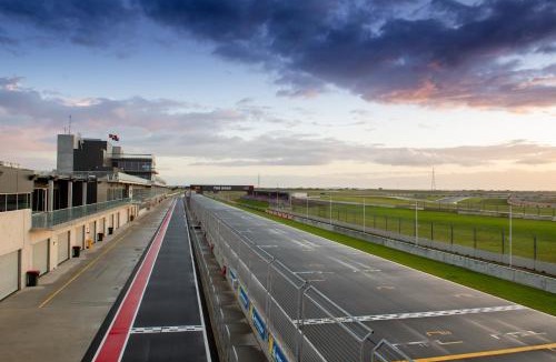 Seymour Hotel | Rydges Pit Lane