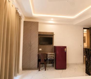 Sector 39 Apartment | Ryoko Home Medanta - Studios with Kitchen