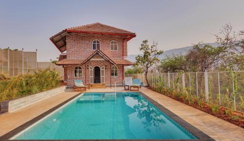 Karjat Villa | SaffronStays Brick Bastion
