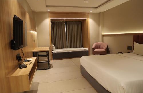 Hoshangabad Hotel | Sai Krishna Hill View Resort