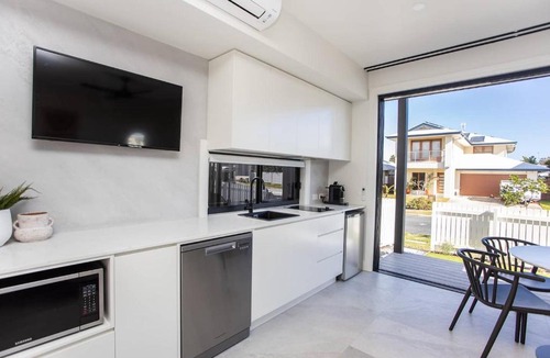 Kingscliff Apartment | Sailfish Studio - Beachside Private Access Granny Flat by uHoliday