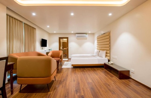 Hebbal Hotel | Saltstayz Premier- Bengaluru Hebbal Airport Road