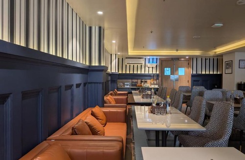 Noida Hotel | Saltstayz Premier - Noida Sector 15