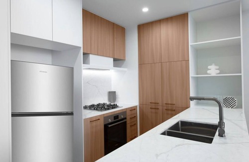 Heidelberg Heights Apartment | Samma | Charming 2BR in Ivanhoe w/Gym
