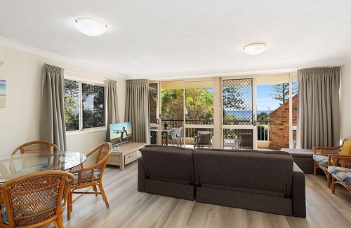 Bilinga Apartment | San Chelsea 16 - Beachfront Bilinga - Linen Provded!