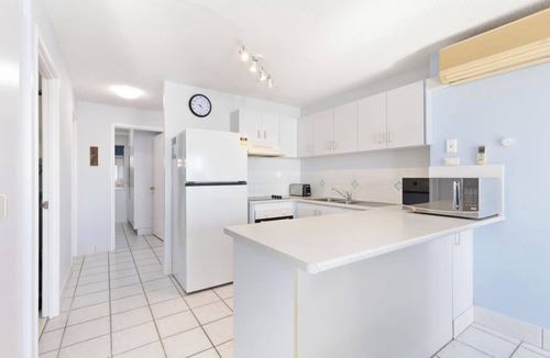 Urangan Apartment | Sandy Straits Poolside Escape with Beach Access