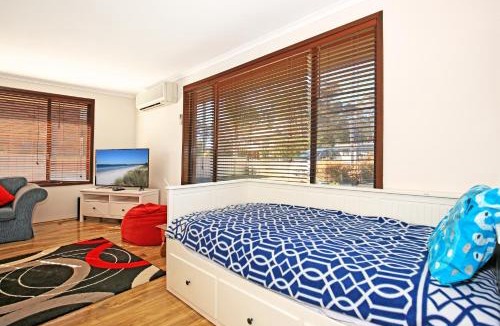 Callala Beach House | Sandy Toes Beach House Jervis Bay - 2min to Beach