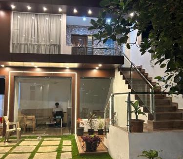 Yelagiri Hotel | Sapphire Stayss