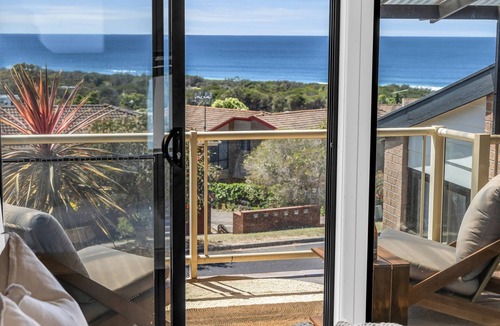 Tura Beach House | Sapphire Tides - Stunning Views