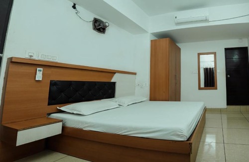 Kochi Hotel | Saras Lodge