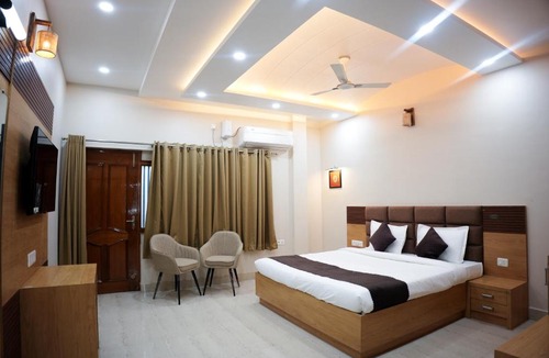 Varanasi Hotel | Satguru Villa
