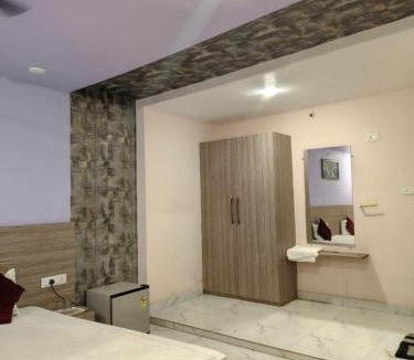 Waraseoni Hotel | Satyam Palace