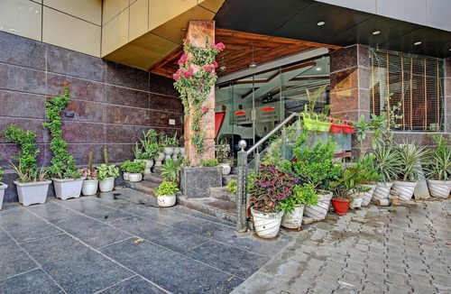 Zirakpur House | Saver Double Hotel Vihaan Residency
