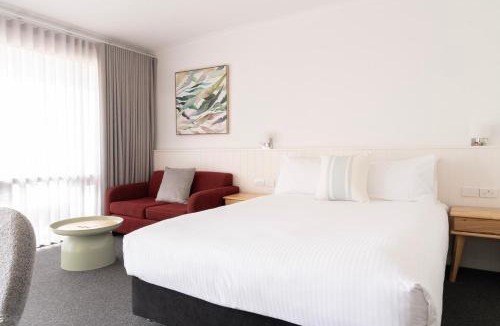 Merimbula Hotel | Sea Spray Motel - Merimbula