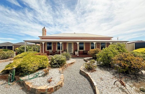 North Shields House | Seagrass -Absolute Beachfront Cottage - Seaside Retreat- Glorious North Shields