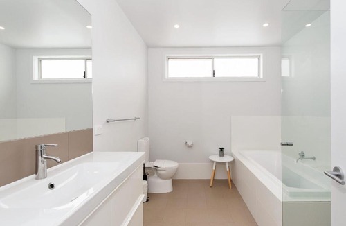 Anna Bay House | Seas the Day, 41B Ocean Avenue