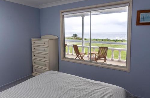 Minnie Water House | Seascape Beach House