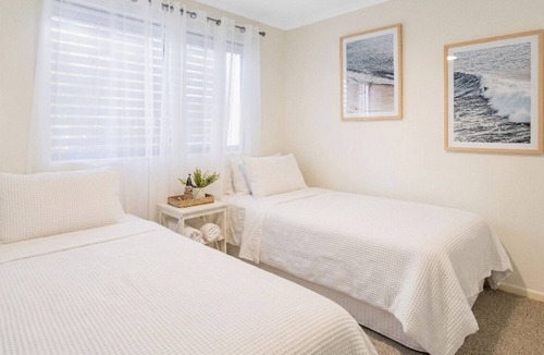 Marcoola Resort | Seashells - Beachfront 3bedroom Home with Resort Facilities